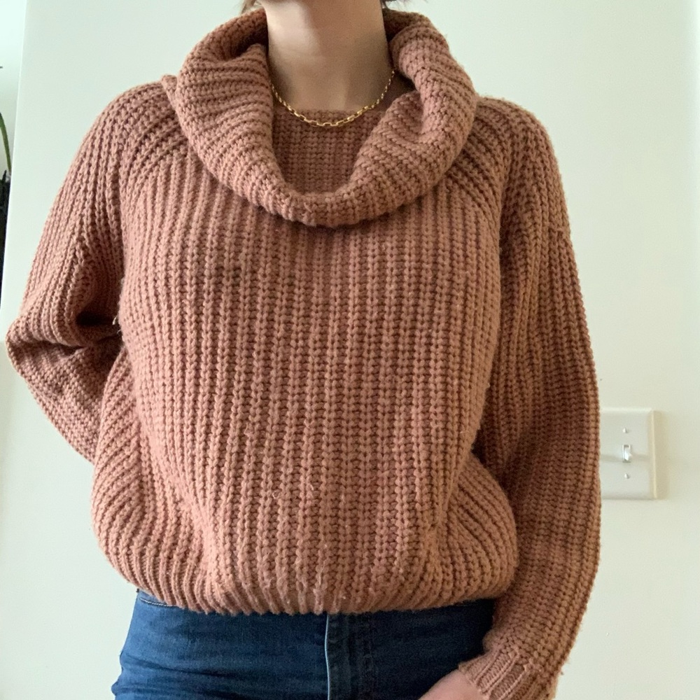 Knit Turtle Neck - Picture 3 of 3